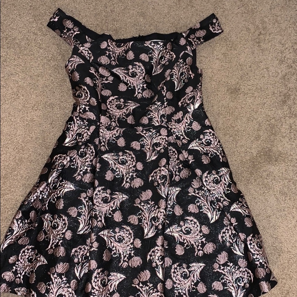 Dress - Picture 2 of 5